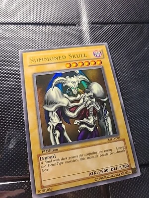 SUMMONED SKULL ULTRA RARE MRD-003 1ST EDITION [HOLO FADE MISPRINT] WAVY PRINT - Image 1 of 4