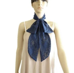 Marineblauer Spitzenschal. Fliege Schal. Halstuch. Weicher kleiner Schal. Handarbeit Schal - Bild 1 von 3