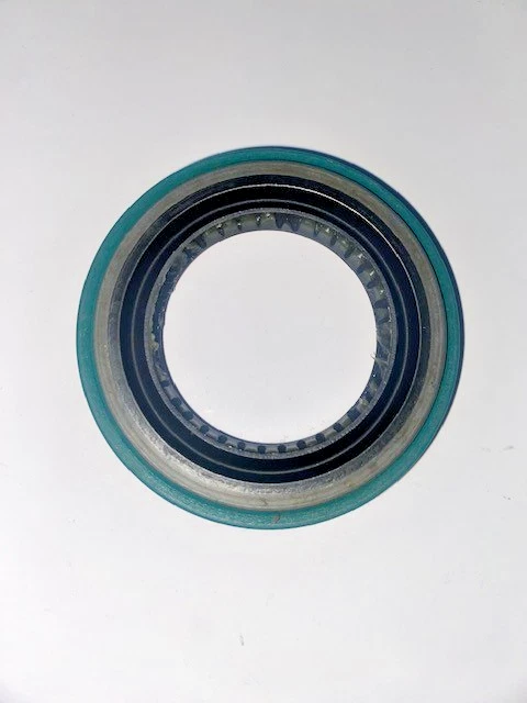 1997-2010 SELO DE CAIXA DIFERENCIAL MOPAR GENUÍNO, NÚMERO DE PEÇA 4762418AB - Imagem 1 de 4