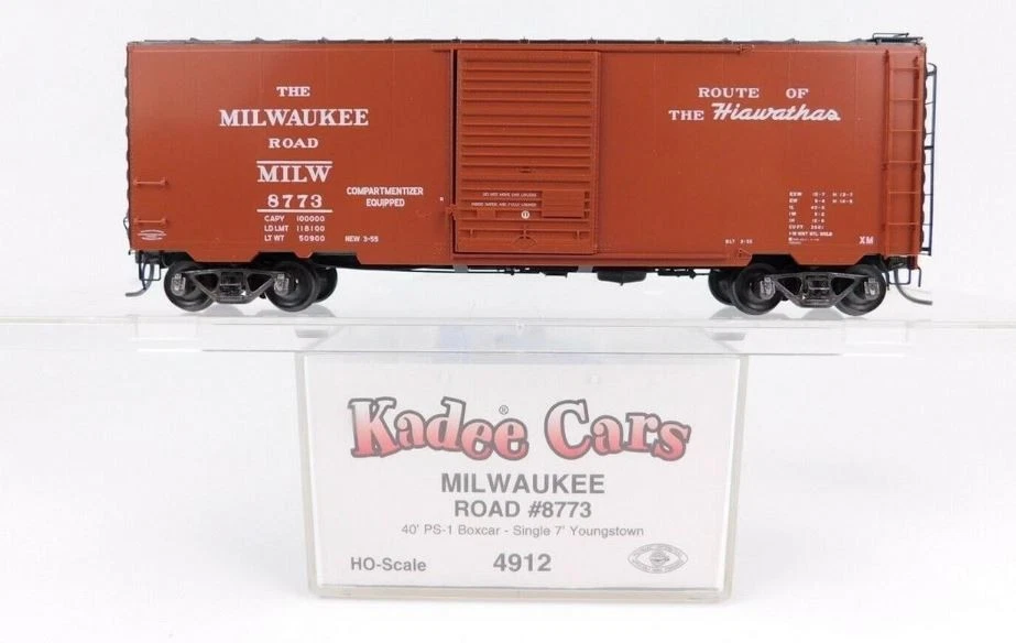 Kadee 4912 HO Milwaukee Road 40' PS-1 Boxcar w/ 7' Youngstown Door #8773 MT/Box - Image 1 of 1