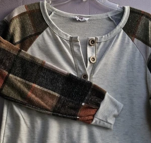 R2 Shirt Damen klein grau Henley Raglan 3/4 Arm kariert Knopfleiste Strick Oberteil - Bild 1 von 7