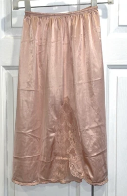 De colección Henson Kickernick Medio Deslizamiento Nylon 28" Borde de Encaje Rosa Claro Talla Pequeña Foto 1 de 4