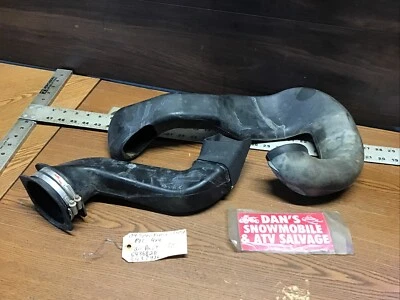 Tubo de conducto de aire # 5436820, 5437926 Polaris 2009 Sportsman 550 XP 4x4 ATV Foto 1 de 4