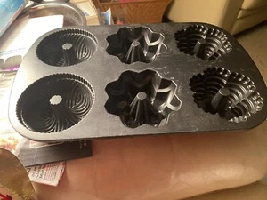 nordic ware multi mini Bundt pan total of 6 cups made in the USA very durable - Picture 1 of 4