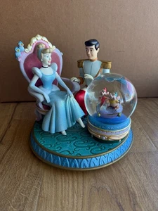 DISNEY Cinderella Musical "Dream is a wish" Schneekugel Regal Gebrauchsspuren kleinere Schäden - Bild 1 von 10