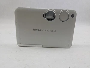 Nikon COOLPIX S3 6.0MP Compact Digital Camera - Picture 1 of 4