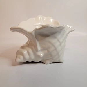 Vaso fioriera vintage conchiglia bianca realizzata in Portogallo piatto caramelle costiere - Foto 1 di 9