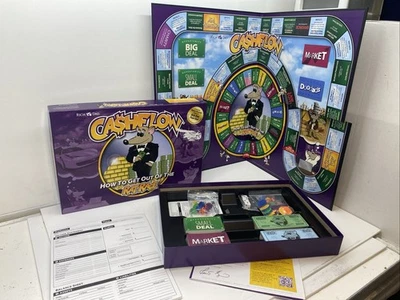 Juego de mesa Cashflow 2020 del autor de Rich Dad Poor Dad Robert Kiyosaki Foto 1 de 4