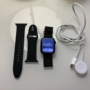 Apple Watch Series 7 41mm WR-50M Black Aluminum includes all in pictures! - Zdjęcie 1 z 5