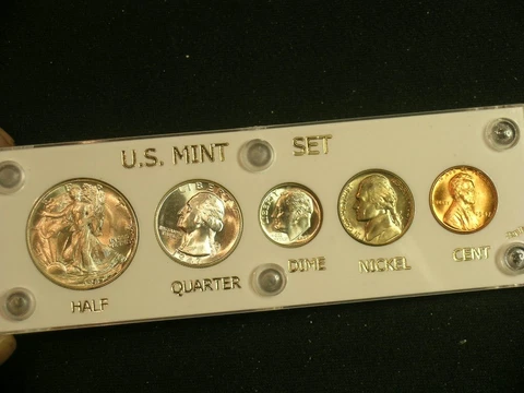 1947 Brilliant Uncirculated Year Set  - White Capital Holder   Philadelphia Mint Cover