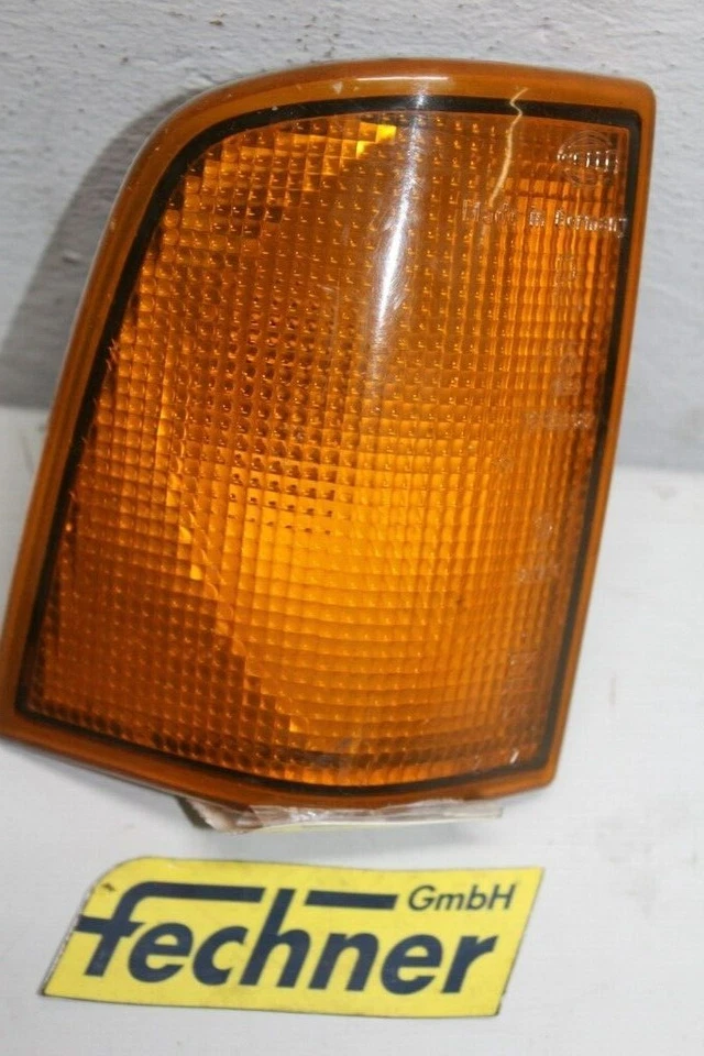 Freccia anteriore destra VW Jetta I 161953082 Hella indicatore di direzione - Immagine 1 di 1