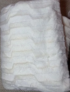 Dennis Basso FauxFur Luxury Soft Blanket Cozy Plush Throw Off White Cream 50x60” - Picture 1 of 12
