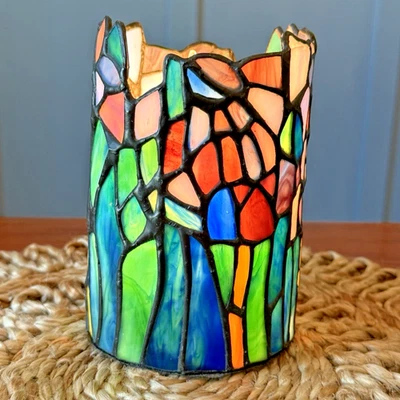 Vintage Stained Glass Accent Lamp – Multicolor Floral Design – Tiffany Style - Image 1 of 4