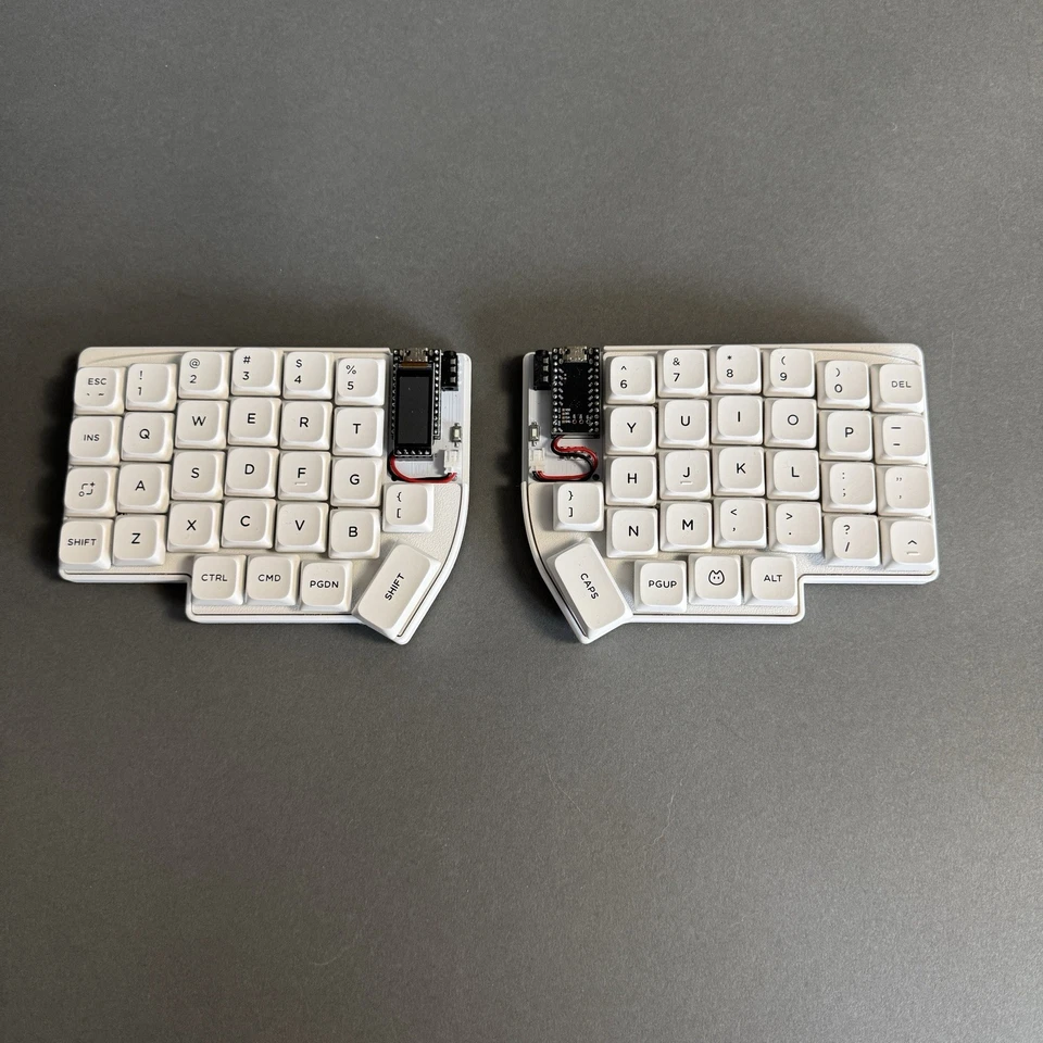 Boardsource Custom White Wireless Lily58 LP Split Keyboard 58 keys - Image 1 of 4