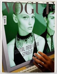 VOGUE ITALIA Magazine No.677 January 2007 - SASHA PIVOVAROVA - Picture 1 of 4