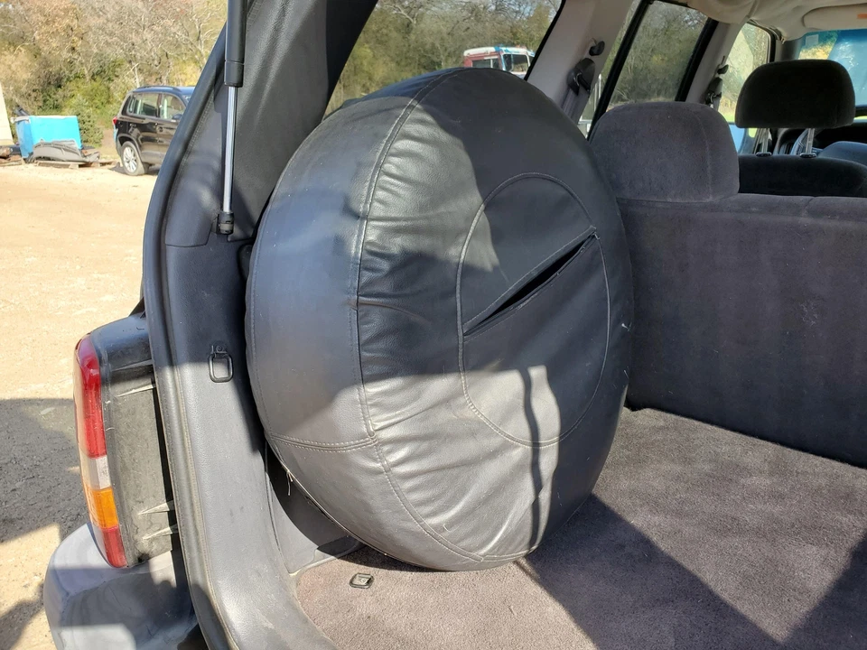Cubierta de neumático de repuesto Jeep Grand Cherokee 1993 1994 1995 1996 1997 1998 Foto 1 de 4