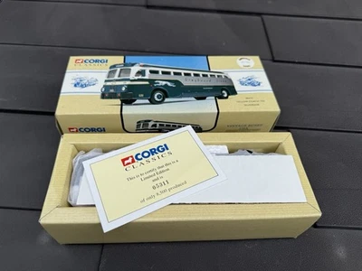 Corgi 98470 Yellow Coach 743 Greyhound Lines - NEW OLD STOCK 1:50 Lot 1 - Image 1 of 4