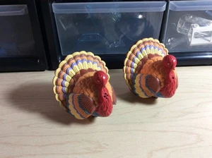 EXC Vintage Hallmark Thanksgiving Turkey Salt & Pepper Shakers 2" Tall - Picture 1 of 4