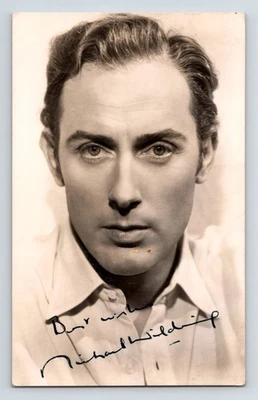 Actor, Michael Wilding. Signed Photo. Autograph. Plain Back. - Image 1 of 2