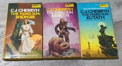 The Faded Sun Trilogy by C.J. Cherryh. DAW Yellow Spine Paperbacks. 1st prints Foto 1 de 4