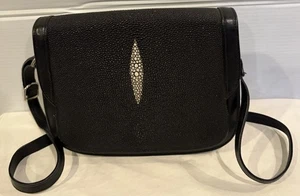Bolso de hombro de cuero OCEANIC STINGRAY exótico, negro, herrajes plateados - Imagen 1 de 10