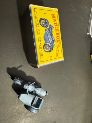 MATCHBOX LESNEY 1-75 N 4 TRIUMPH MOTORCICLE W/SIDECAR IN ORIGINAL BOX - Immagine 1 di 4