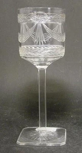 Jugendstil - Weinglas, um 1910. Quadtratischer Fuß mit Kerbschliffstern. - Bild 1 von 3