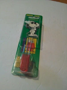 Peanuts Snoopy Happee Teeth 5" New Old Stock Toothbrush - Picture 1 of 3