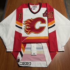 Flames wearing retro Jarome Iginla jerseys tonight : r/hockeyjerseys