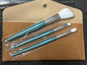 Elaina Badro BabyBlues 3 Piece Brush Set Brand New - Picture 1 of 2