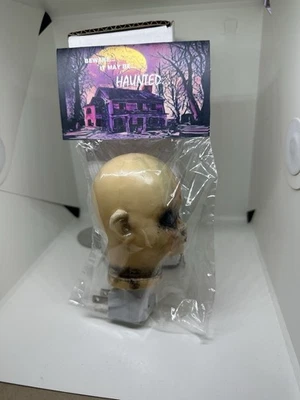 Monstruos de Halloween hechos a medida homenaje cuidado... Luz nocturna embrujada It May Be Foto 1 de 4