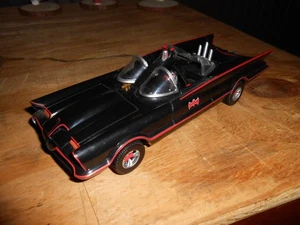 Batman Classic TV Series Batmobile Bat Mobile 1:24 Model NJ Croce DC3930 - Picture 1 of 6