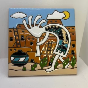Kunst Fliesenuntersetzer "Kokopelli Pueblo" von Hand N Hand Designs 6x6 Tucson Az, USA - Bild 1 von 10