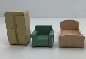 Lote De Colección Strombecker Madera Casa de Muñecas Mueble Rosa Cama Amarillo Armario Sillón Verde - Imagen 1 de 9