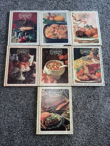 Vtg WOMAN'S DAY ENCYCLOPEDIA OF COOKERY 1966 Vol. 1-3-4-5-7-9-11 (Lot Of 7). - Imagen 1 de 15