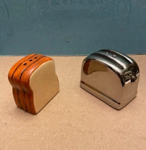 Absolut bezaubernd NEU Toaster & Toast Keramik Salz und Pfefferstreuer Set - Bild 1 von 2