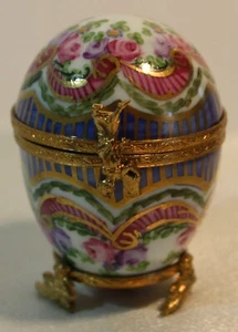 SCHÖNE LIMOGES BLAUE BLUME EI TRINKET BOX UND WEISSE EIBLUMENBOX - Bild 1 von 12