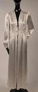 1930’S ICY SATIN PEGNOIR ROBE W RICH FLORAL STUFFED TRAPUNTO DETAIL - Picture 1 of 7