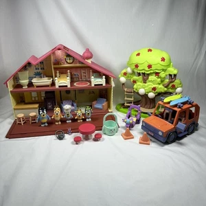 Bluey Home Puppenhaus Spielset Möbel - 5 Figuren - Jeep Baumhaus Zubehör - Bild 1 von 20