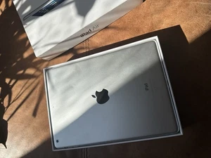 📱 Apple iPad Air 1st Gen – 32GB – Silver – Factory Reset - Original Box - Picture 1 of 8