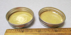 De colección 1940 1 o 2 galones lata de aceite o lubricante metal 1,75 pulgadas tapa de identificación x 2 - Imagen 1 de 4