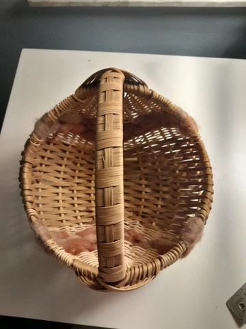 1988 Signed Vintage Handmade Egg Gathering Buttocks Basket 7 Inch + Opening Cover