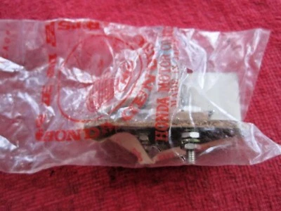 NOS HONDA BRUSH HOLDER ASSEMBLY, OEM PART No. 31106-815-169, E1500 E2500 - Image 1 of 3