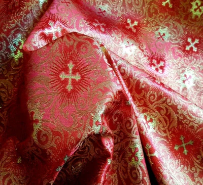 METALLIC RED GOLD BROCADE LITURGICAL FABRIC BTY CROSS FILIGREE RELIGIOUS VESTMEN - Image 1 of 4