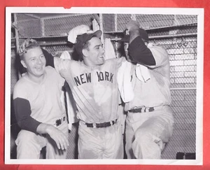 1952 YANKEES TYPE 1 7.2 X 9 GLOSSY ED LOPAT, YOGI BERRA, REYNOLDS - Picture 1 of 2