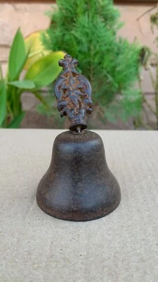 Antigua campana de mano de monasterio de bronce forjado a mano campana de adoración templo campana de mano Foto 1 de 4