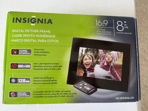 Insignia: 8 Inch Digital Photo Frame w Remote Bonus External 128MB Memory Card - Picture 1 of 4