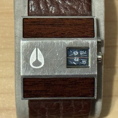 Reloj analógico Nixon Rotolog Direct Time madera grano cuero marrón para hombre FUNCIONA LEER Foto 1 de 4