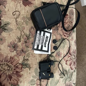Nikon Traveled IICompact Binoculars w/Cases 7x20 - Picture 1 of 6