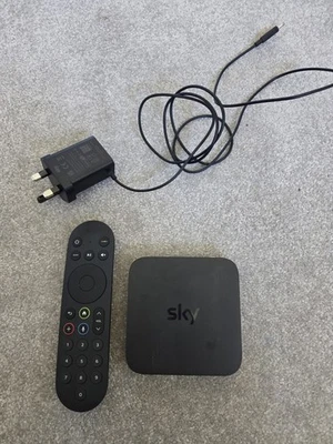 Sky Glass Multi Room Stream Puck Model IP061-EF-ANT Box Remote And power Cable - Image 1 of 3